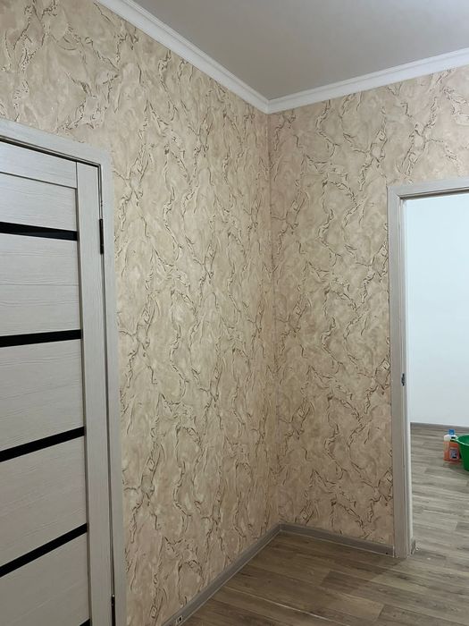 Поклейка обоев 1000 тенге. Качественно.