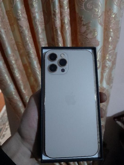 Iphone 12 Pro Max srochno sotiladi aybi yoq xamasi radnoy