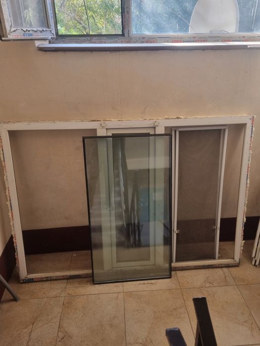 Продам бу пласт окно зал