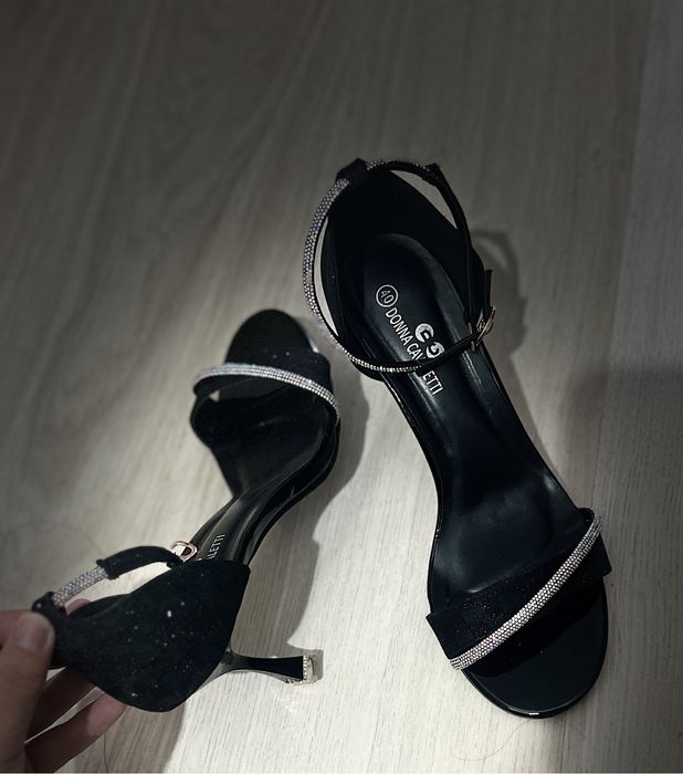 Туфли со стразами