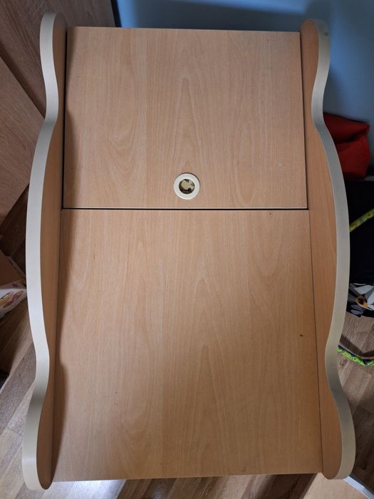 Детско шкафче с чекмеджета и долап