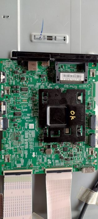 televizorul Samsung pentru piese, ecran defect