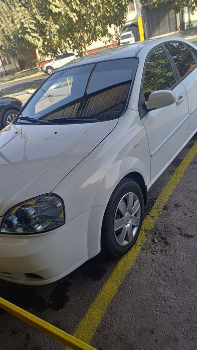 Продаётся Lacetti 1.8