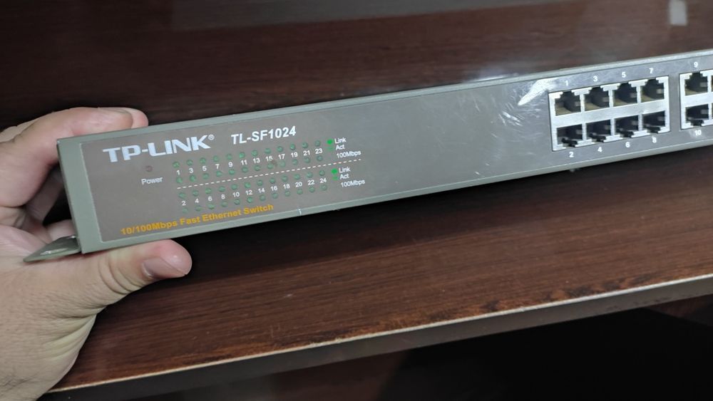 Tp link switch  TL-SF1024