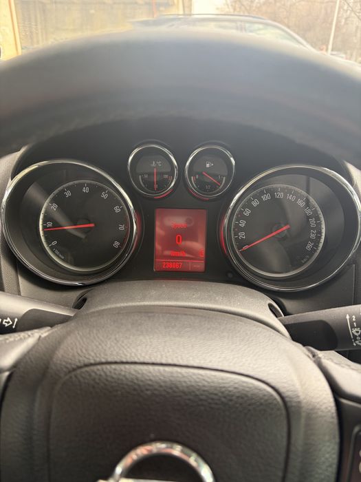 Opel Astra 1.4 benzina 2012