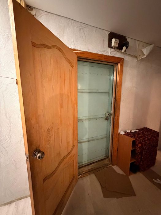 Темір Есік.