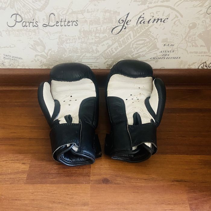 Продам шлем / перчатки 2 шт для бокса