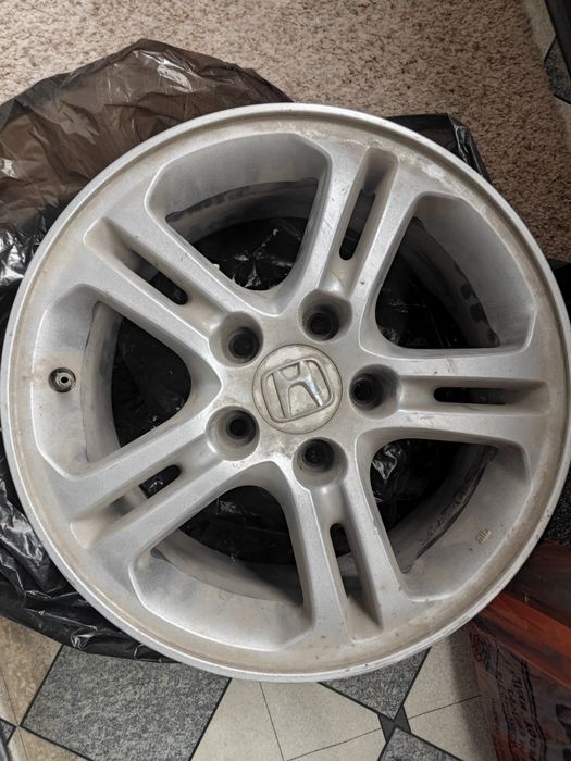 Продам комплект дисков на Хонду