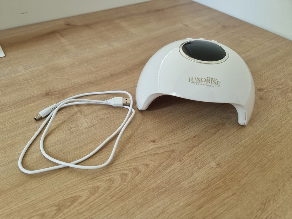 Lampa UV pentru unghii
