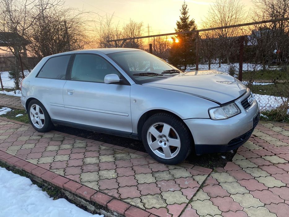 Audi A3 - usor avariat