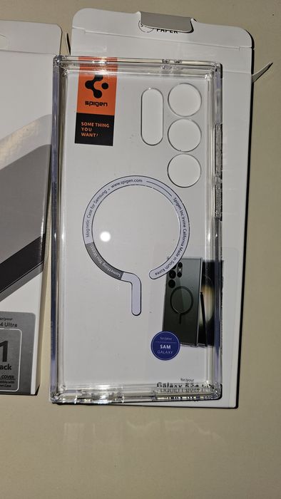 Чехол Spigen на Samsung S24 Ultra