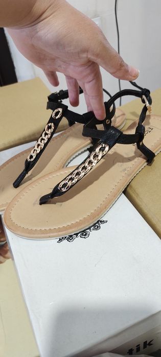 Женская босоножка