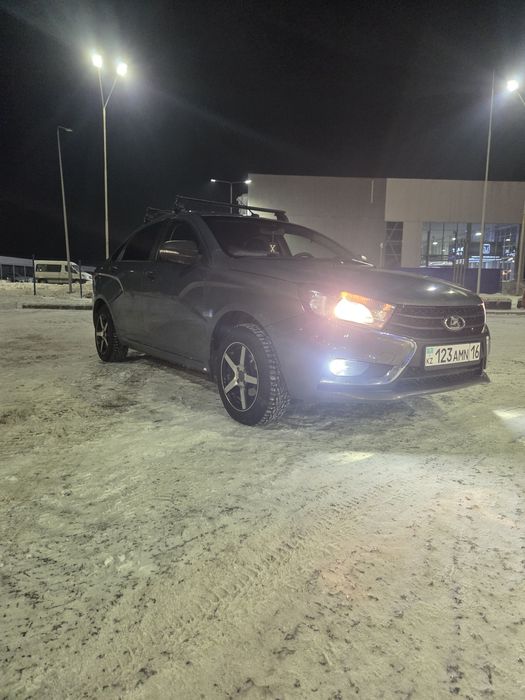 Продам Весту в отличном состоянии