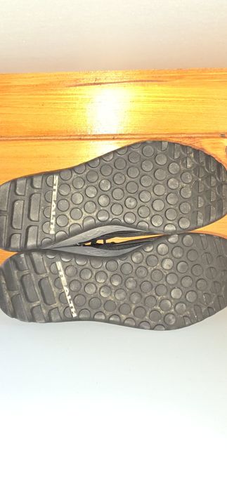 Pantofi MTB & Drumeție Adidas Five Ten Trailcross Mid – Stare Impecabilă