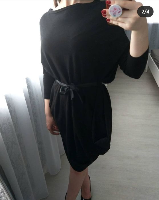 Черна асиметрична рокля с колан