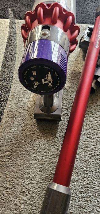 Dyson v8 și V10  pret accesibil