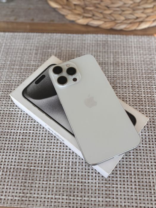 Iphone 15 pro max 256gb, с кутия и зарядно.