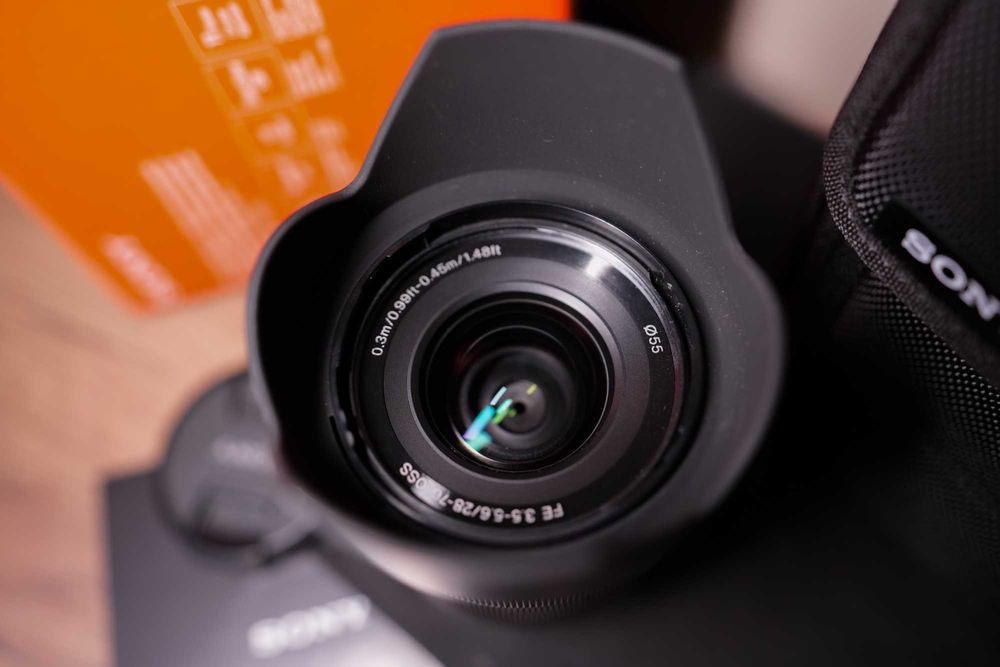 Oбектив Sony FE 28-70mm f/3.5-5.6