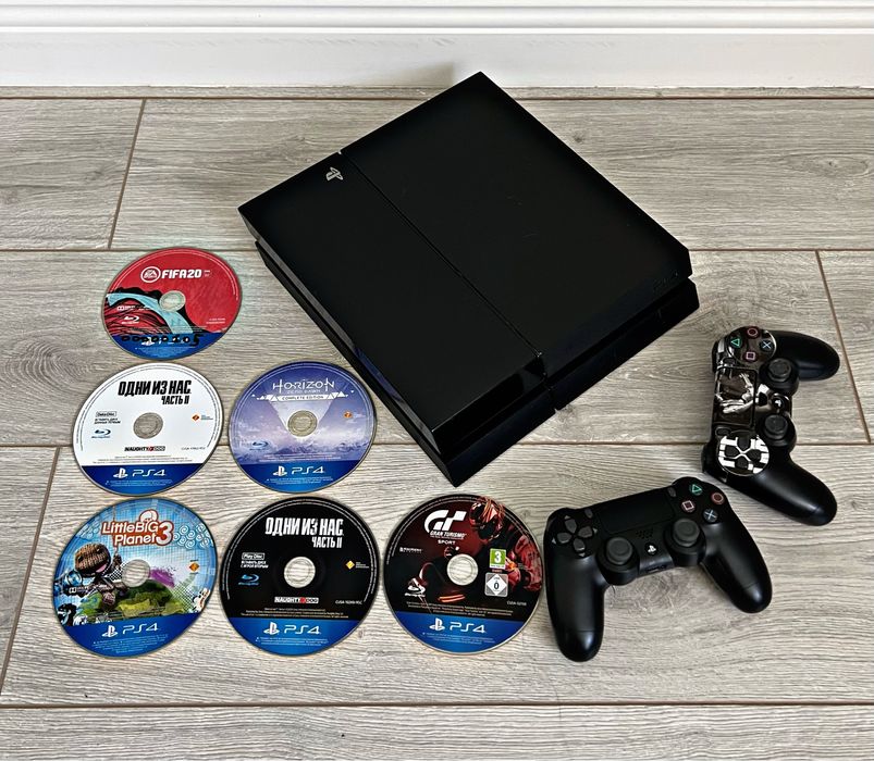 PlayStation 4 +6 диска в подарок