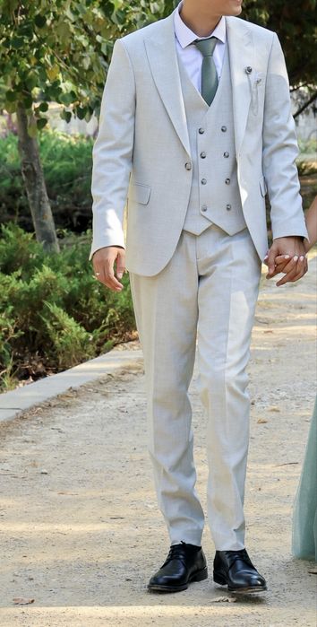 Мъжки костюм……….