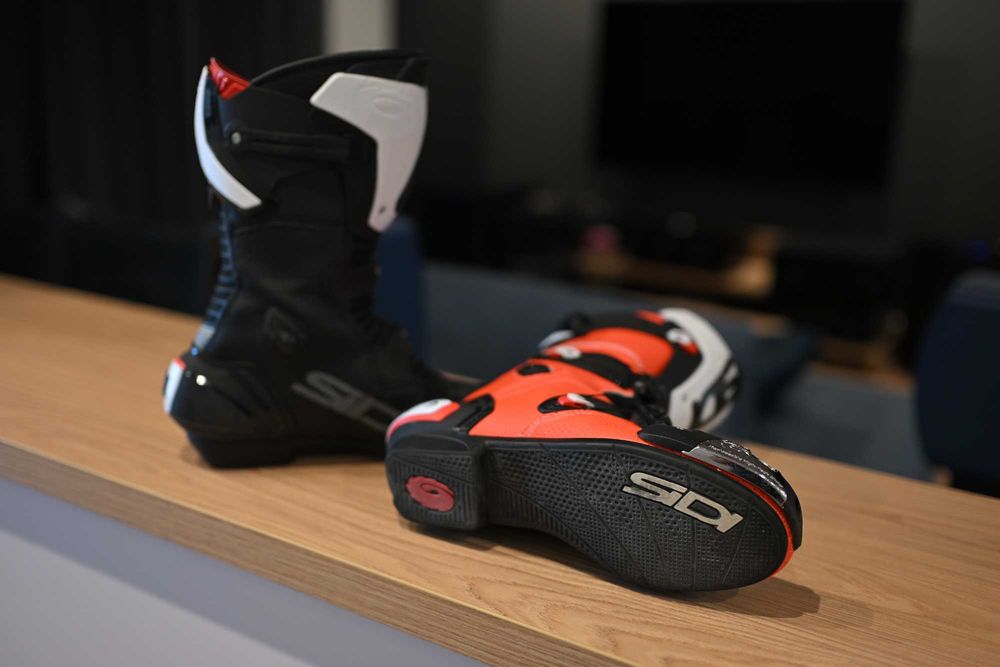 Cizme ghete moto sport Sidi Mag-1 air nr.43 impecabile (nu dainese,alpinestars,revit,tcx)