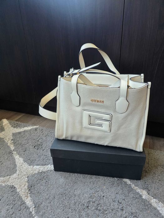 Дамска чанта Guess, ежедневна