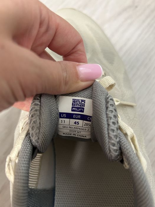 Продам кроссовки BMAI