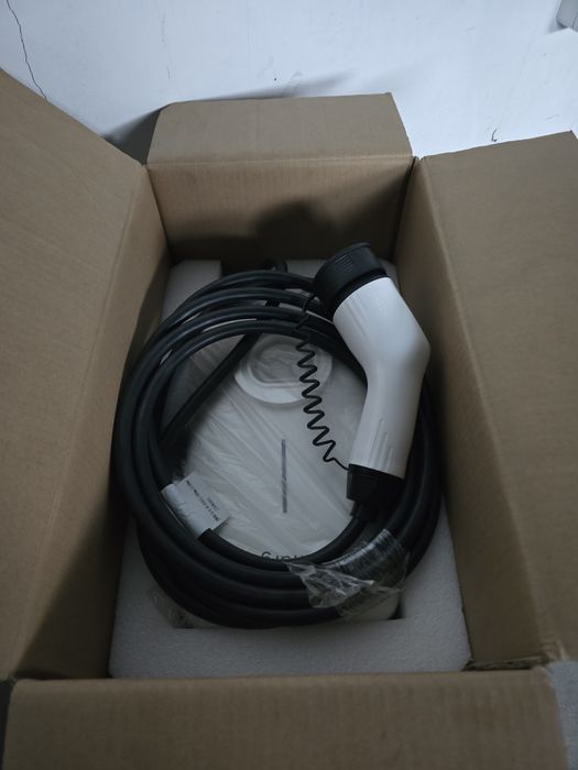 Зарядна станция за електромобил EVCharging Atlas.