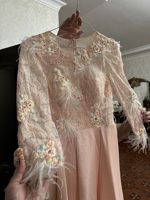 Вечерние платья.