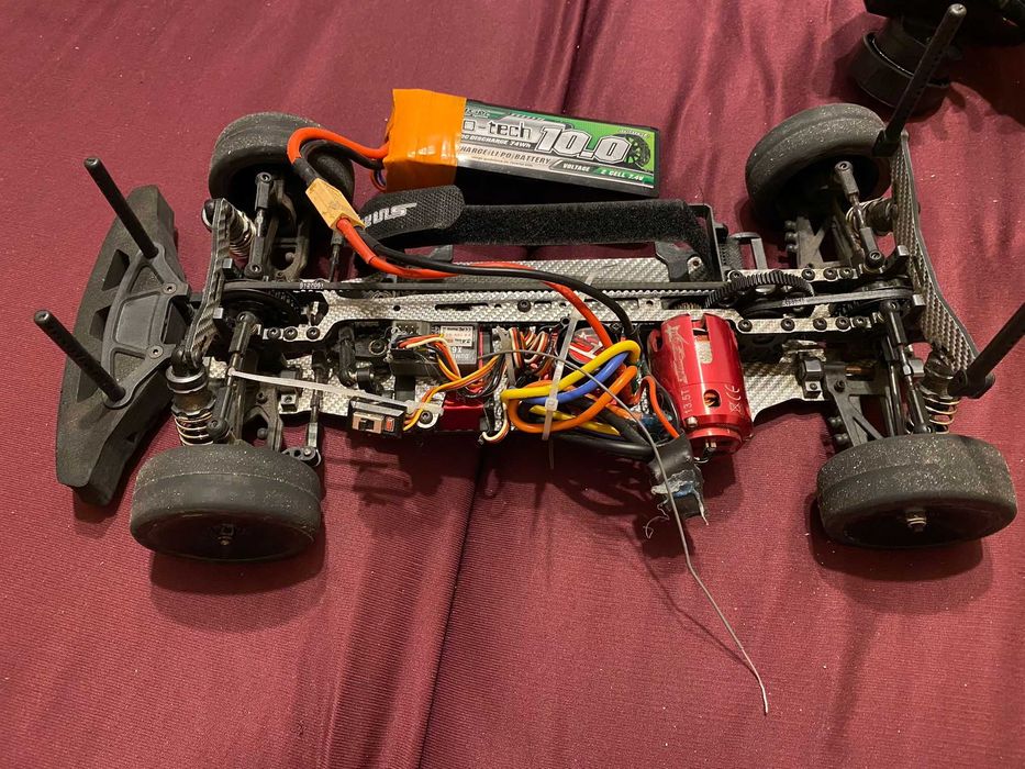 Masina cu telecomanda