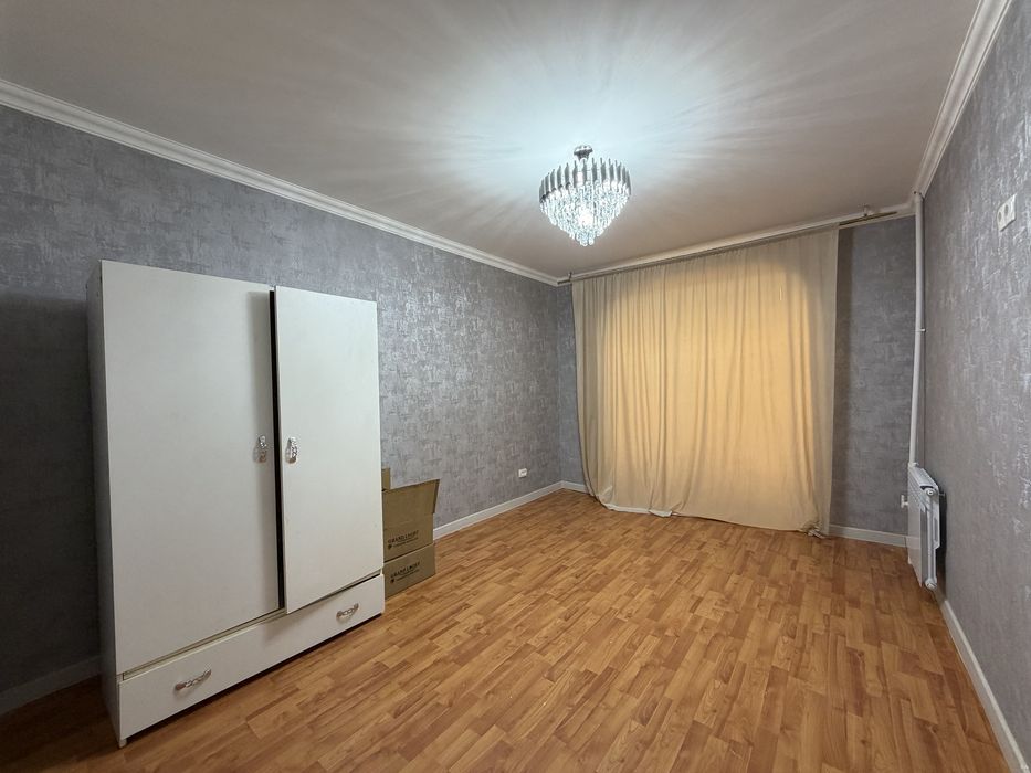 Продается 3х ком квартира 1-этаж (середина) Микрарайон