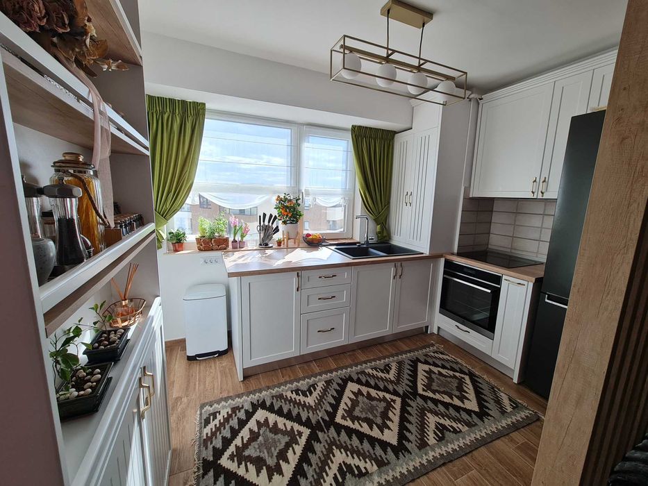 Apartament 3 camere mobilat complet, 2 bai, balcon tip camera, 2 parcari –  Fiald