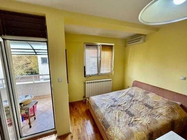 Дава се под наем Двустаен апартамент в София, Гоце Делчев - 56 кв.м за 561 € - Снимка #2