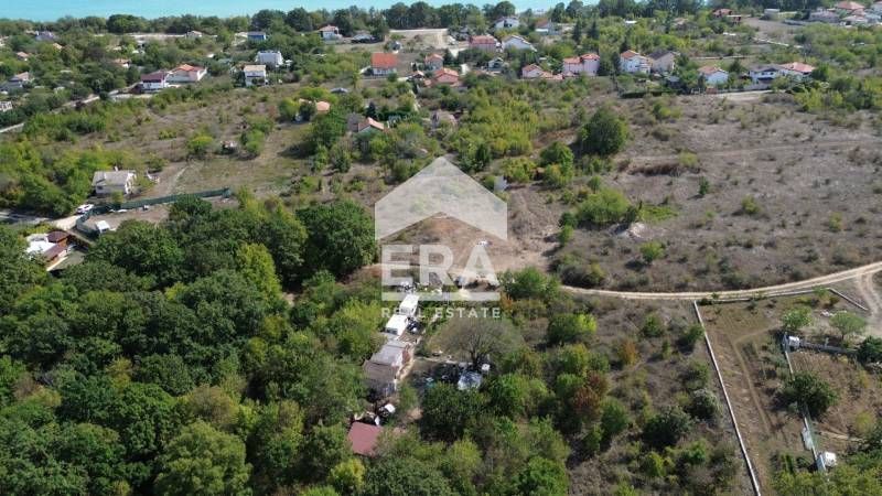 Урегулиран поземлен имот за продажба, с електричество и вода, в м-т Пе