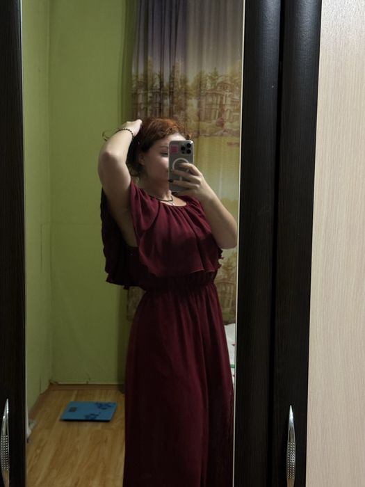 Платье в пол в бордовом цвете