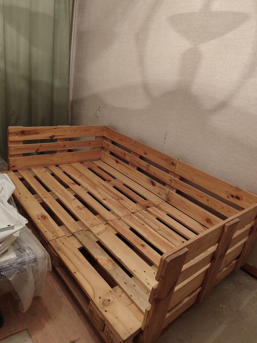 Продам кровать топчан деревянный