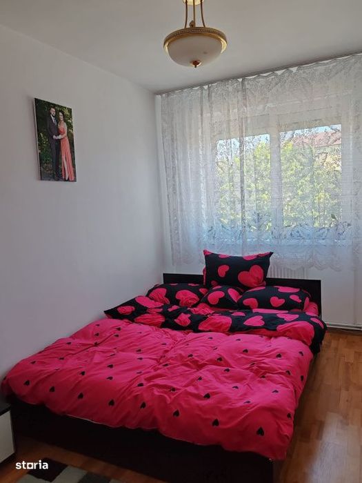 Apartament 4 camere decomandat, 100 mp, etaj 1, mobilat / utilat, zona