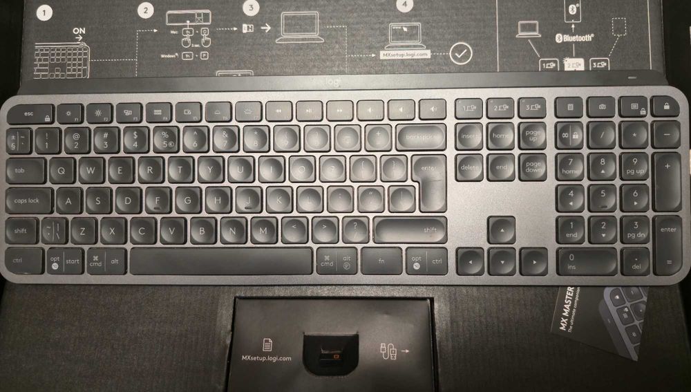 Tastatura LOGITECH MX Keys (iluminata) stare buna!