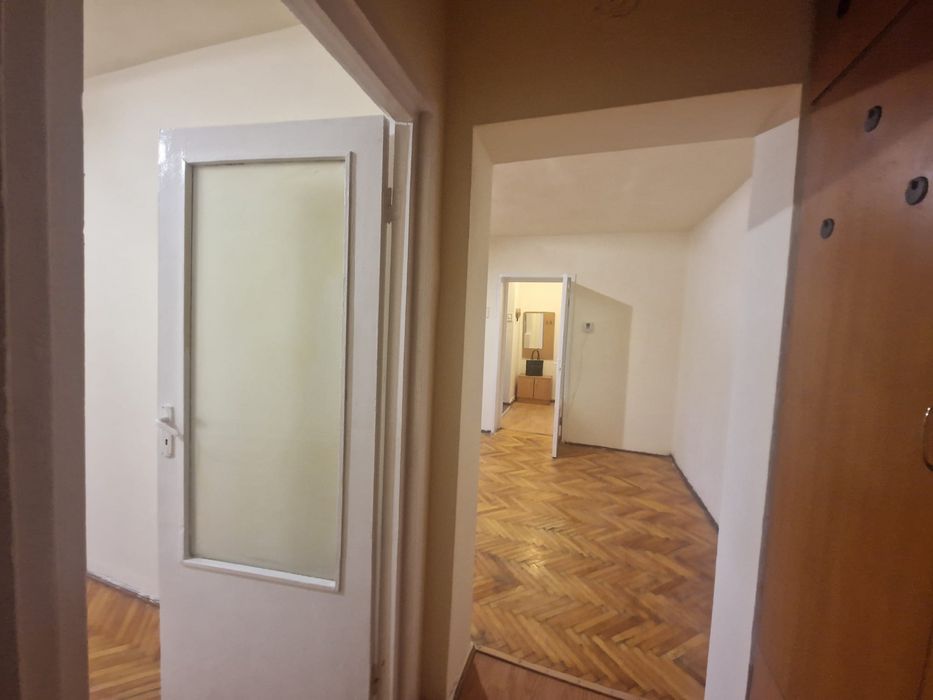 Vand apartamebt cu 2 camere
