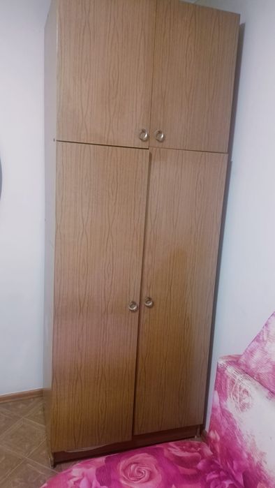 Диван и шкаф отдам бесплатно