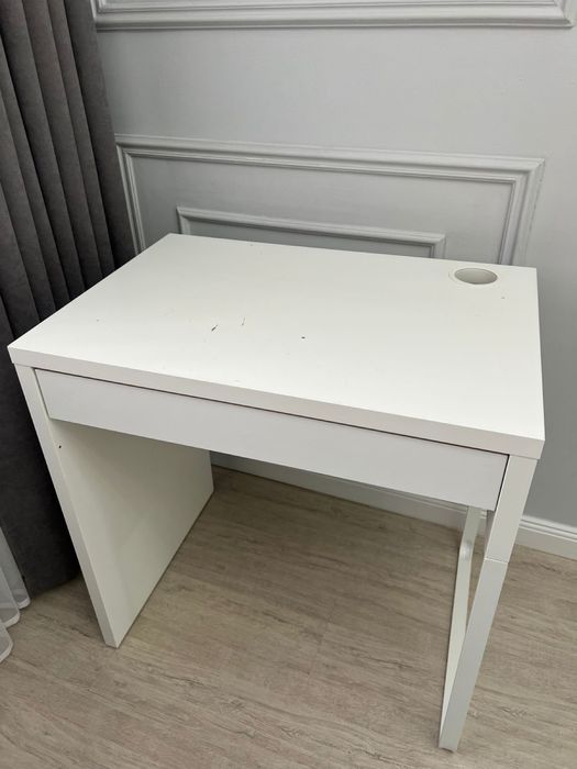 Продаётся письменный стол