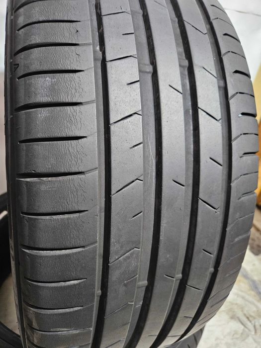 2бр 235/45/18 TOYO 6,8мм грайфер дот:19г Предлагаме монтаж--