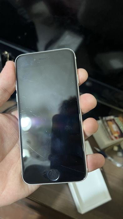 Iphone se 2022 starlight
