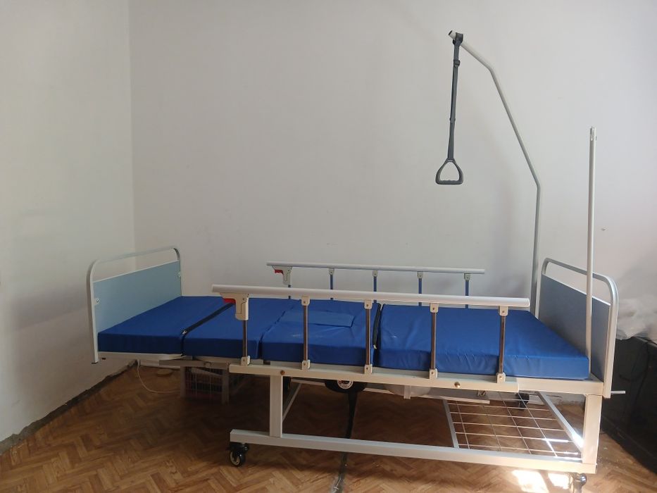 Медицинская кровать