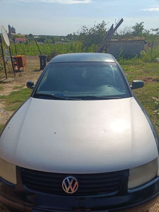 Vând Volkswagen pasat b5 din 98 pentru piese de schimb