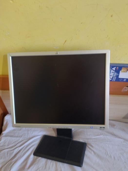Продавам Монитор HP