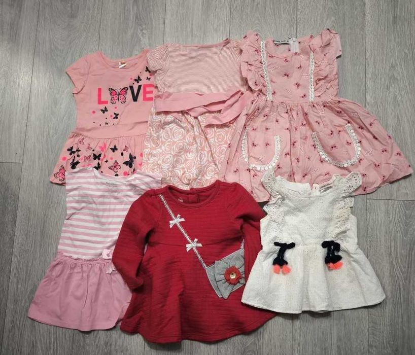 Продаются десткие платья б/у в очень хорошем состоянии