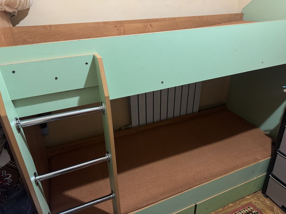 Продам двух ярусную кровать