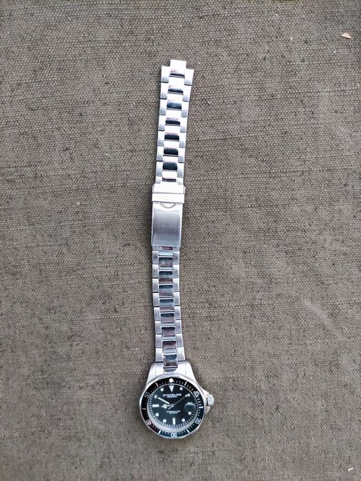 Продавам часовник Stührling professional diver 200 meter
