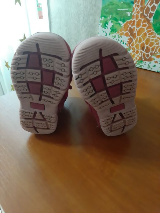 Продам зимние сапожки тёплые  на девочку.